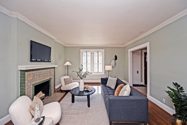 1284 Paddock Hills Avenue, Cincinnati, OH 45229