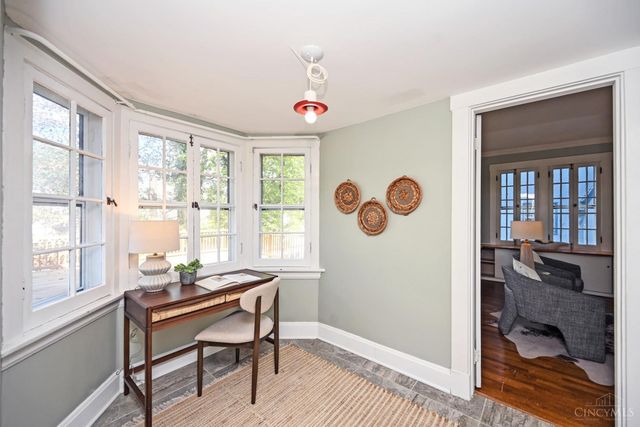 1284 Paddock Hills Avenue, Cincinnati, OH 45229