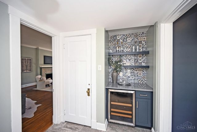 1284 Paddock Hills Avenue, Cincinnati, OH 45229