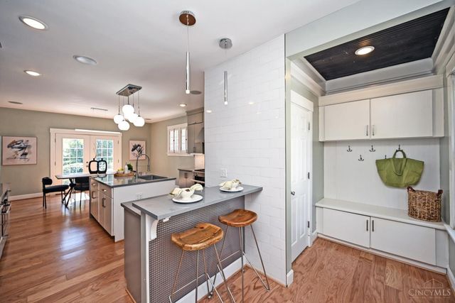 1284 Paddock Hills Avenue, Cincinnati, OH 45229