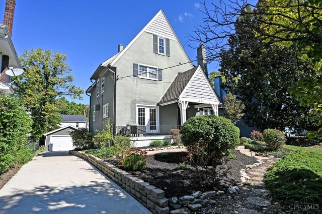 1284 Paddock Hills Avenue, Cincinnati, OH 45229