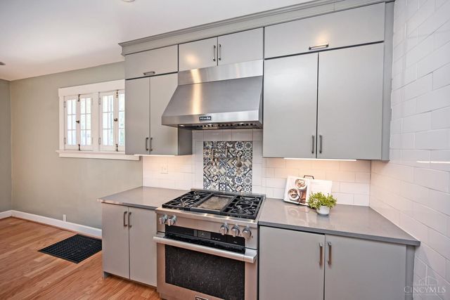 1284 Paddock Hills Avenue, Cincinnati, OH 45229