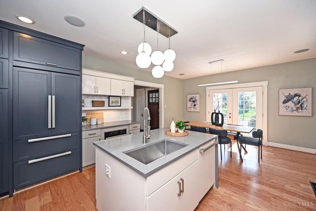 1284 Paddock Hills Avenue, Cincinnati, OH 45229