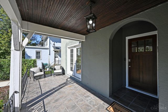 1284 Paddock Hills Avenue, Cincinnati, OH 45229