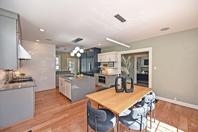 1284 Paddock Hills Avenue, Cincinnati, OH 45229