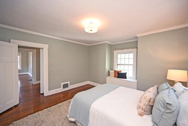 1284 Paddock Hills Avenue, Cincinnati, OH 45229