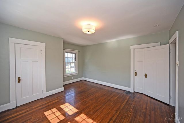 1284 Paddock Hills Avenue, Cincinnati, OH 45229