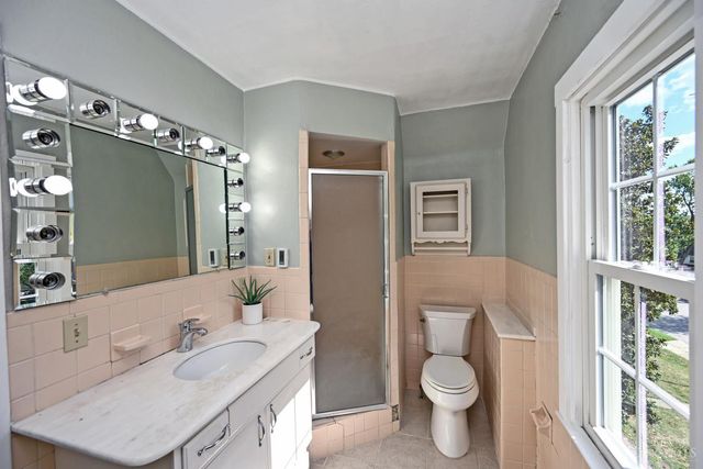 1284 Paddock Hills Avenue, Cincinnati, OH 45229