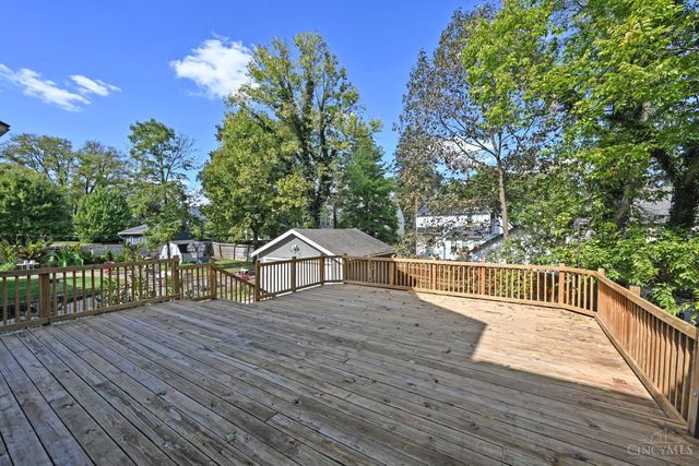 1284 Paddock Hills Avenue, Cincinnati, OH 45229