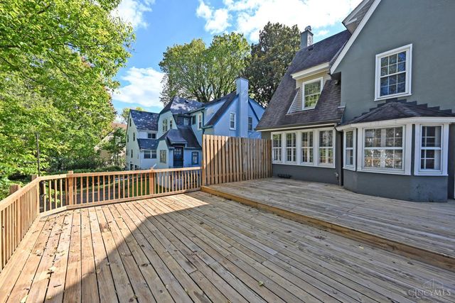 1284 Paddock Hills Avenue, Cincinnati, OH 45229