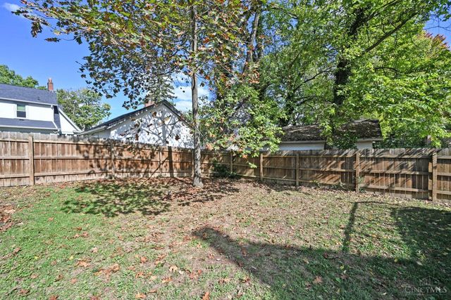 1284 Paddock Hills Avenue, Cincinnati, OH 45229