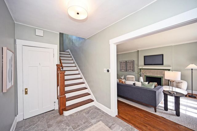 1284 Paddock Hills Avenue, Cincinnati, OH 45229