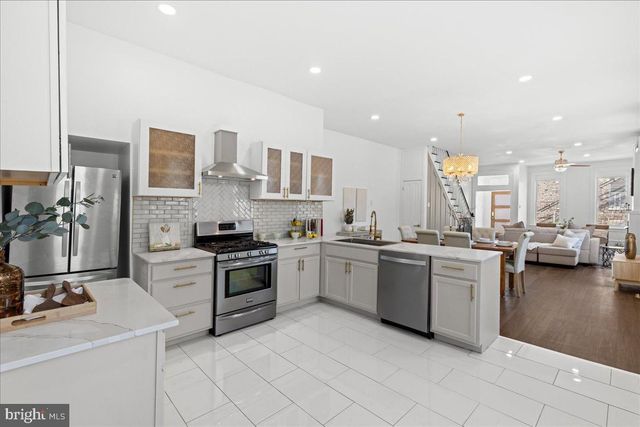 294 MT VERNON, Camden, NJ 08103