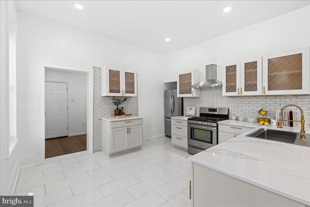294 MT VERNON, Camden, NJ 08103