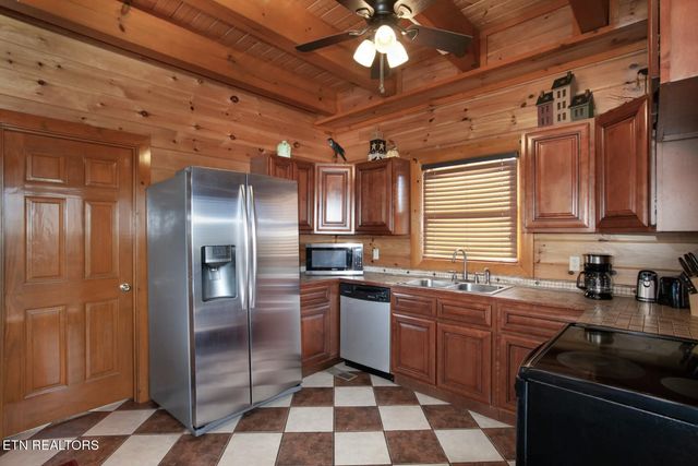 2087 Kerr Rd, Sevierville, TN 37876