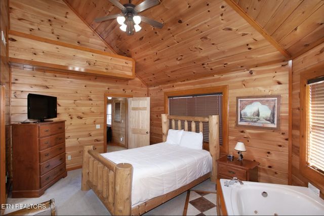 2087 Kerr Rd, Sevierville, TN 37876