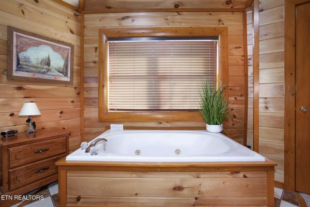 2087 Kerr Rd, Sevierville, TN 37876