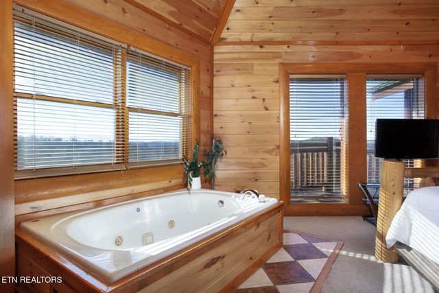 2087 Kerr Rd, Sevierville, TN 37876