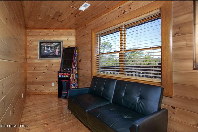 2087 Kerr Rd, Sevierville, TN 37876