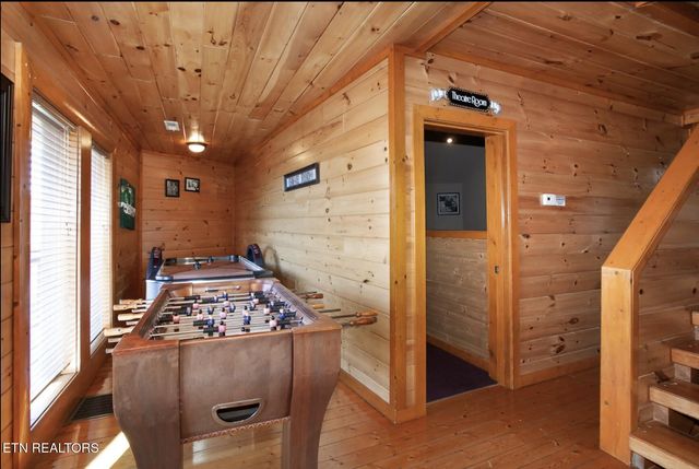 2087 Kerr Rd, Sevierville, TN 37876