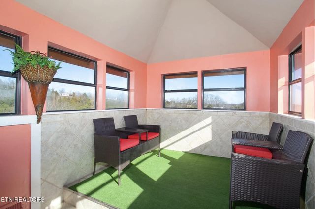 2087 Kerr Rd, Sevierville, TN 37876