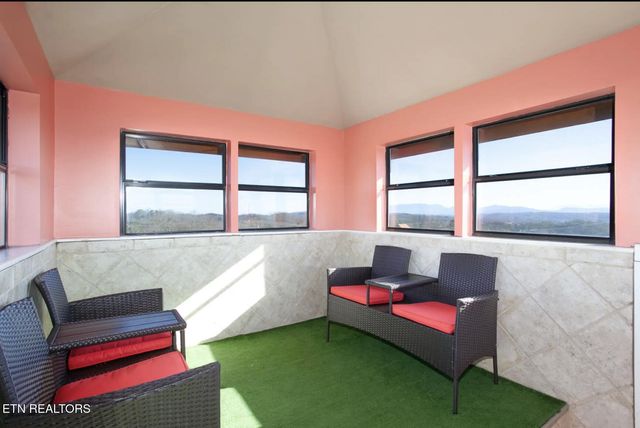 2087 Kerr Rd, Sevierville, TN 37876