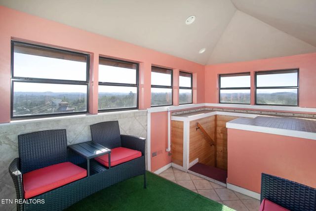 2087 Kerr Rd, Sevierville, TN 37876