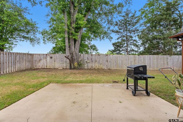 1804 Josh Dr, Whitehouse, TX 75791