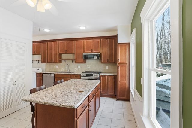 631 Massachusetts Ave 631, Acton, MA 01720