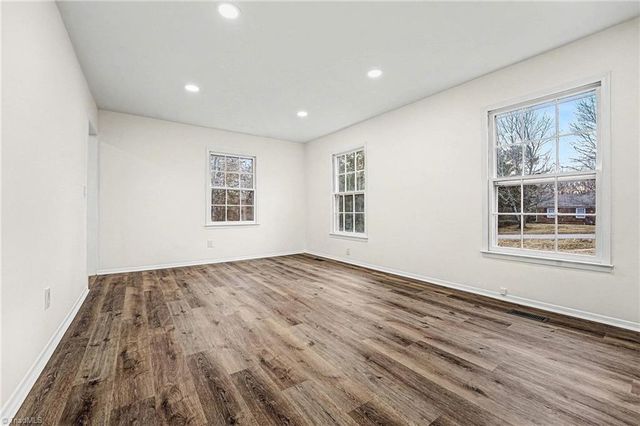 4055 Village Place, Winston-salem, NC 27127