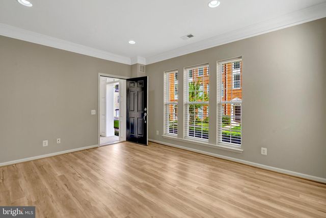 42790 LAUDER TER, Ashburn, VA 20147