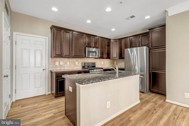 42790 LAUDER TER, Ashburn, VA 20147
