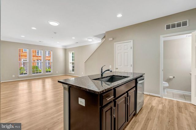 42790 LAUDER TER, Ashburn, VA 20147