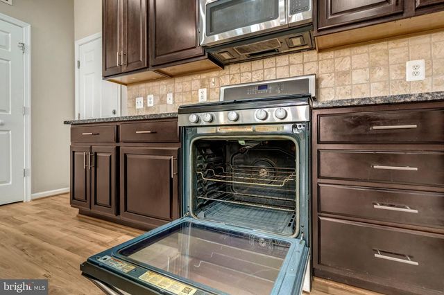 42790 LAUDER TER, Ashburn, VA 20147