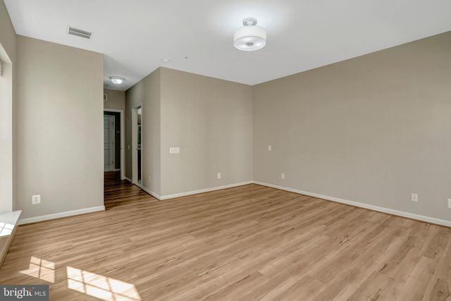 42790 LAUDER TER, Ashburn, VA 20147