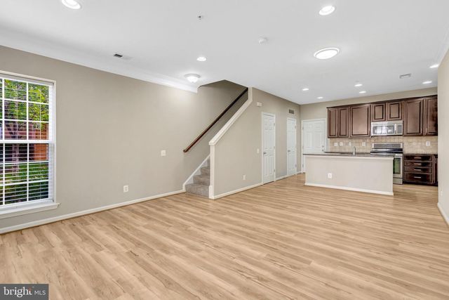 42790 LAUDER TER, Ashburn, VA 20147