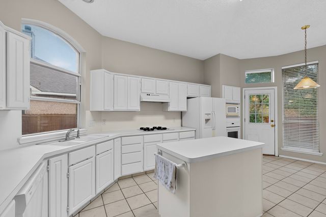 1239 Rivercrest Drive, Mesquite, TX 75181