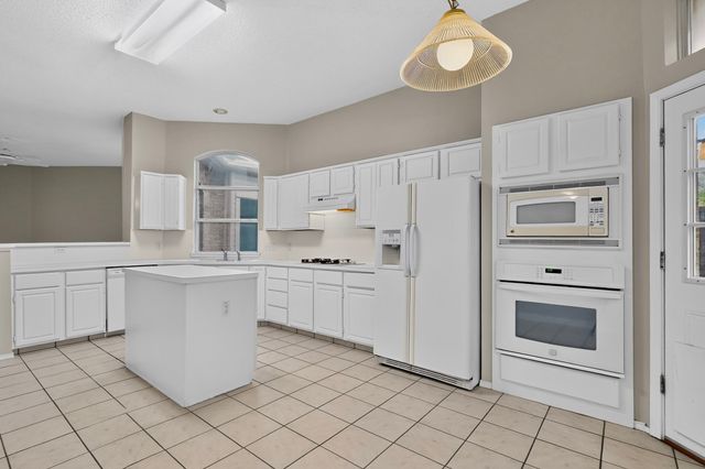1239 Rivercrest Drive, Mesquite, TX 75181