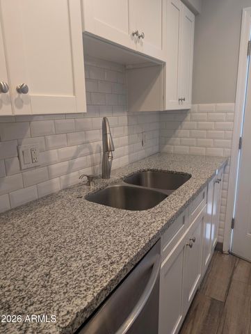 810 E COLTER Street 38, Phoenix, AZ 85014