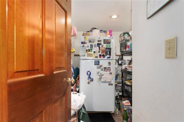 8728 Meadow Lane, Leawood, KS 66206