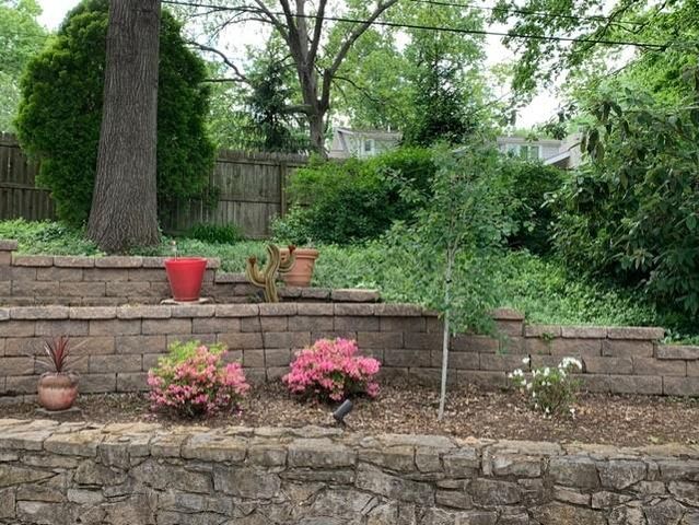 8728 Meadow Lane, Leawood, KS 66206