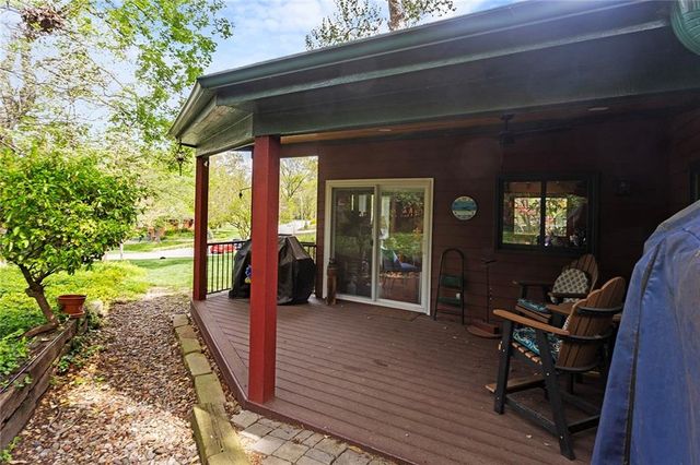 8728 Meadow Lane, Leawood, KS 66206