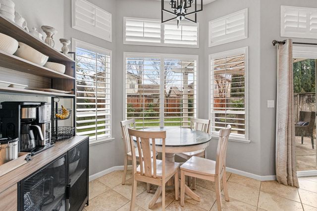 1818 N Bend Dr, Sacramento, CA 95835