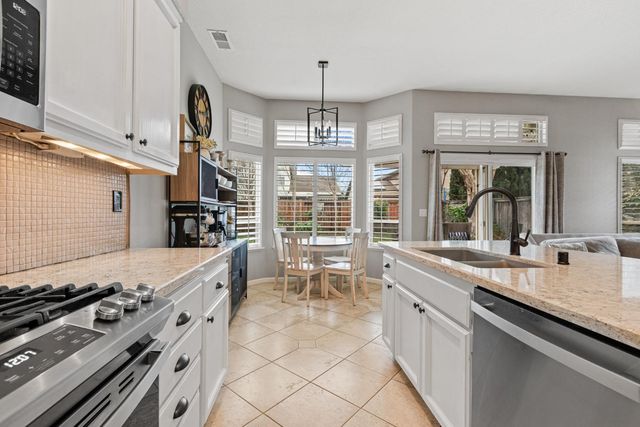 1818 N Bend Dr, Sacramento, CA 95835