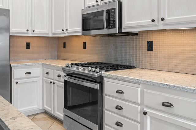 1818 N Bend Dr, Sacramento, CA 95835