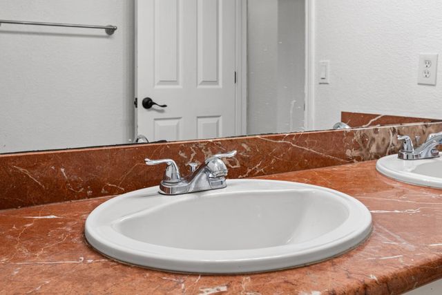 1818 N Bend Dr, Sacramento, CA 95835