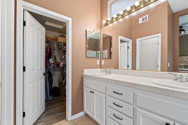 1818 N Bend Dr, Sacramento, CA 95835