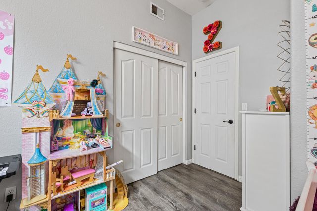 1818 N Bend Dr, Sacramento, CA 95835