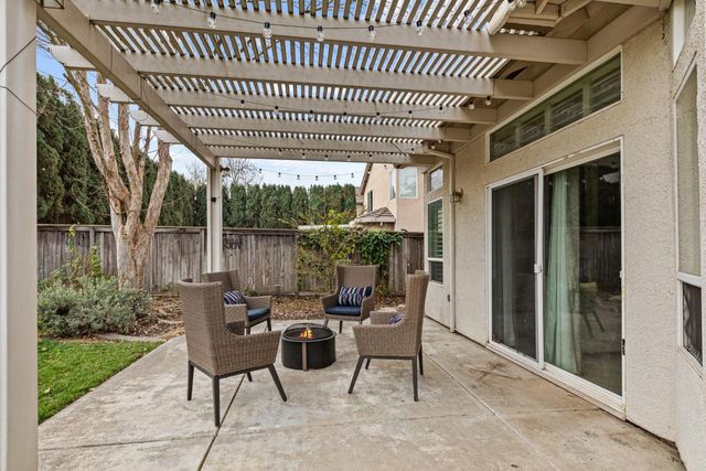 1818 N Bend Dr, Sacramento, CA 95835