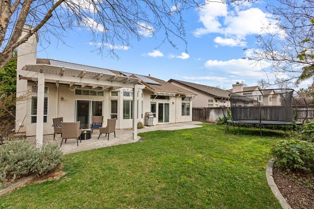 1818 N Bend Dr, Sacramento, CA 95835